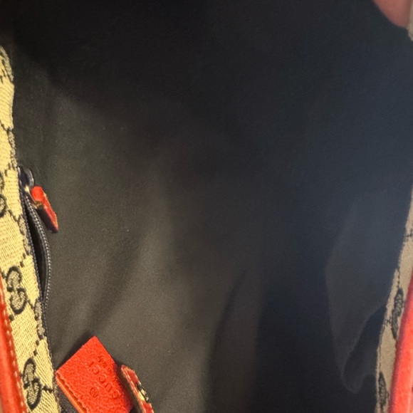 Gucci Red Leather Abbey Tote Bag - Picture 11 of 16